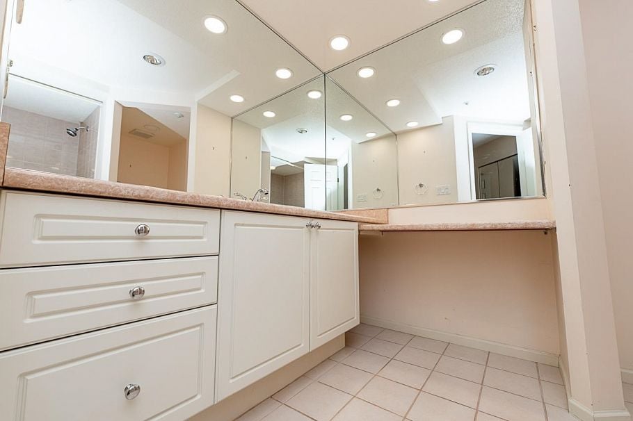 208 3690 Banff Court North Vancouver, BC - 14