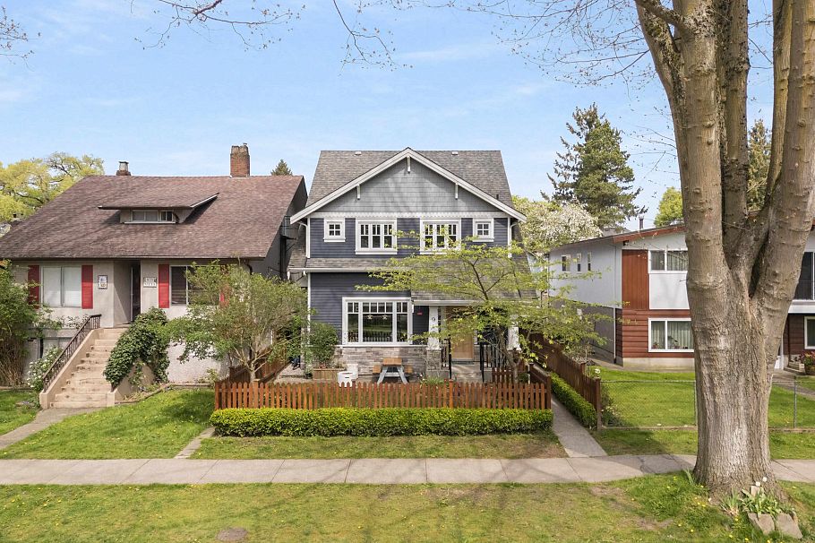 945 E 21st Avenue Vancouver, BC - 1