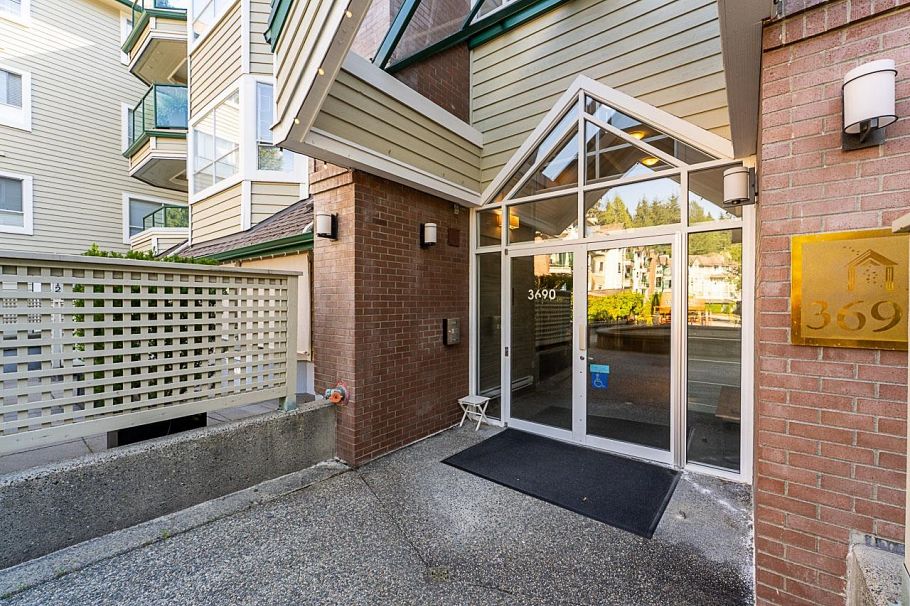 208 3690 Banff Court North Vancouver, BC - 30