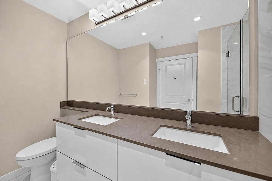 204 2651 Library Lane North Vancouver, BC - 20