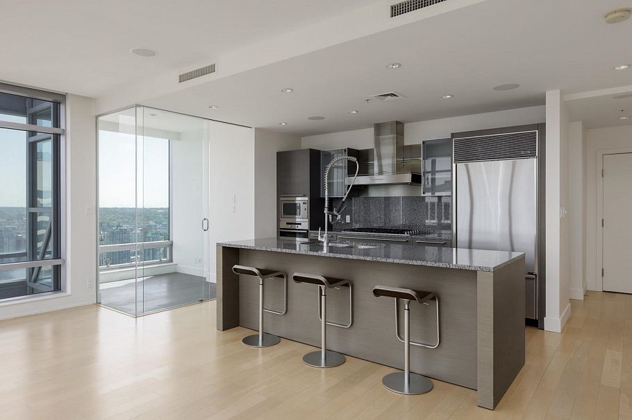 4304 1111 Alberni Street Vancouver, BC - 2