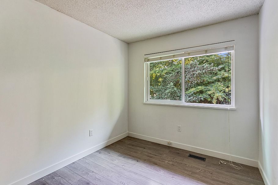 65 1930 Cedar Village Crescent North Vancouver, BC - 14