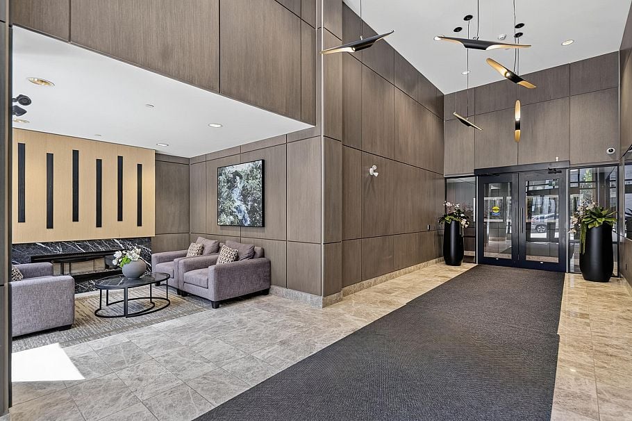 204 2651 Library Lane North Vancouver, BC - 32