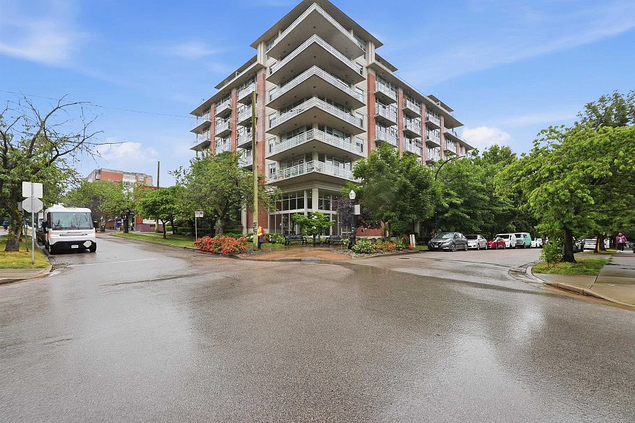 288 E 11th Avenue Vancouver, BC - 36