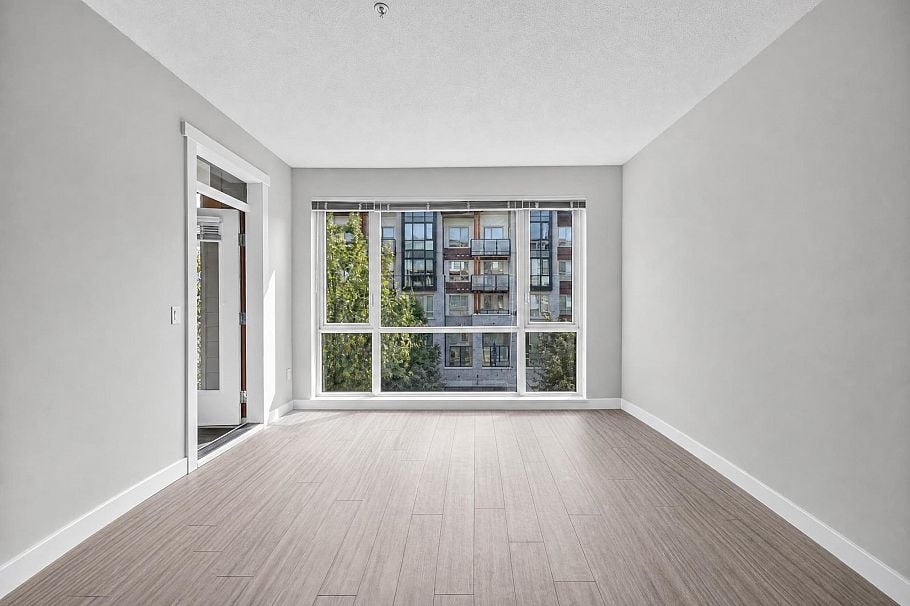 204 2651 Library Lane North Vancouver, BC - 2