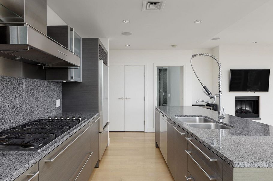 4304 1111 Alberni Street Vancouver, BC - 3