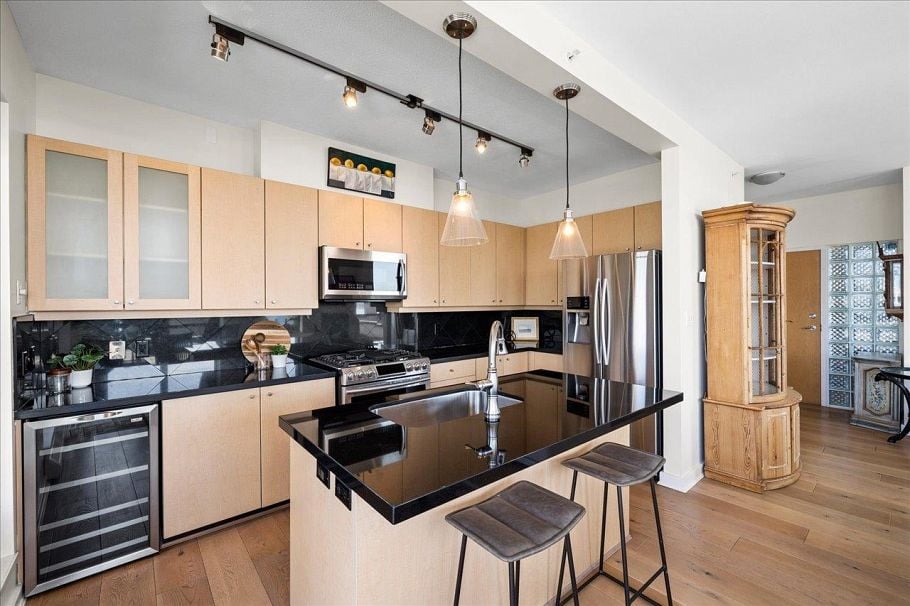 PH2 124 W 1st Street North Vancouver, BC - 7