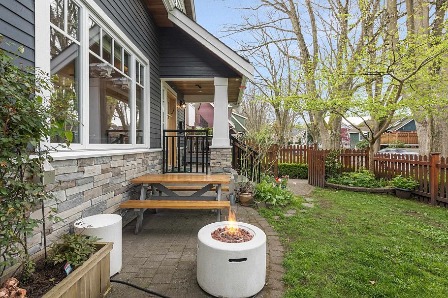 945 E 21st Avenue Vancouver, BC - 37