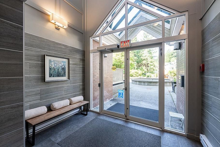208 3690 Banff Court North Vancouver, BC - 31