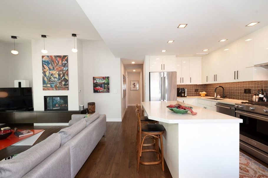 301 1696 W 10th Avenue Vancouver, BC - 4