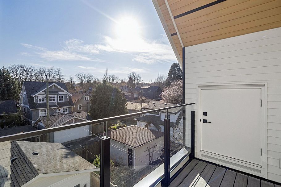 2 3036 W 13th Avenue Vancouver, BC - 30