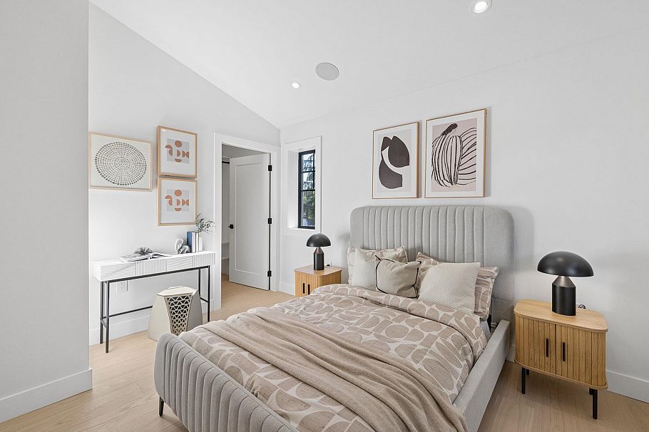 588 E 10th Avenue Vancouver, BC - 29