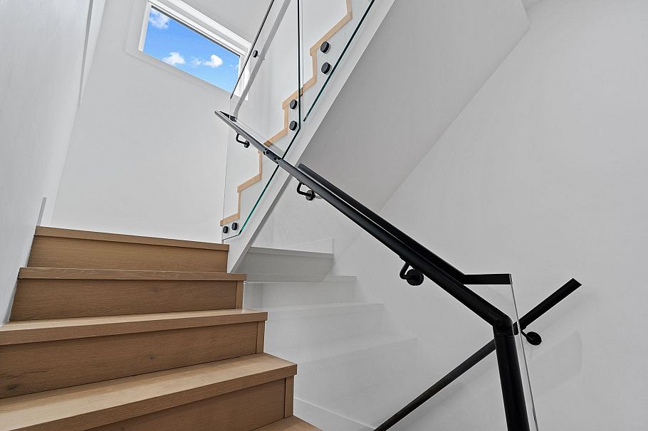1 4463 Walden Street Vancouver, BC - 20