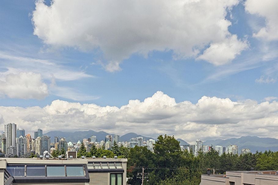 105 953 W 8th Avenue Vancouver, BC - 4