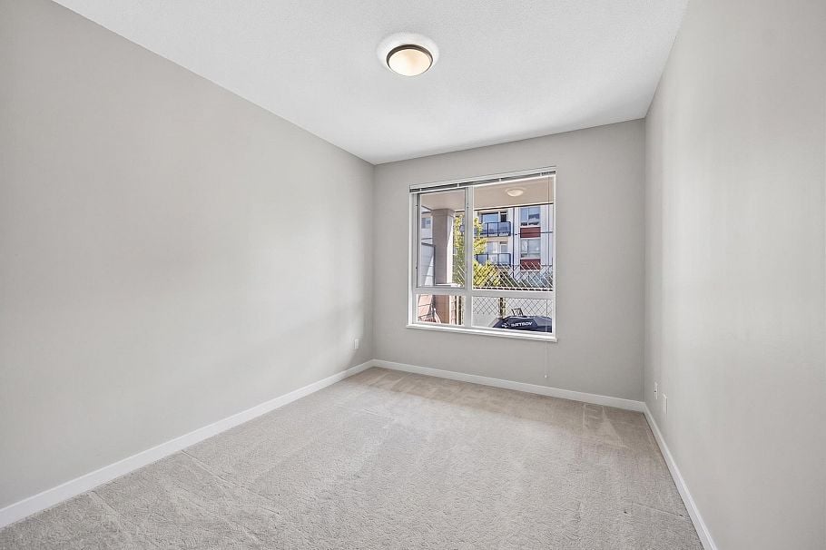 204 2651 Library Lane North Vancouver, BC - 14