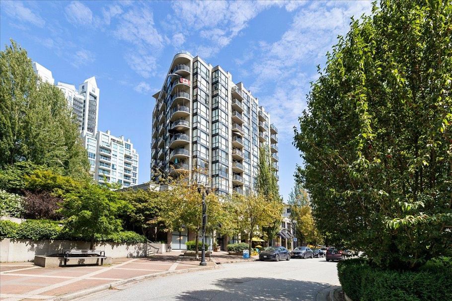 PH2 124 W 1st Street North Vancouver, BC - 27