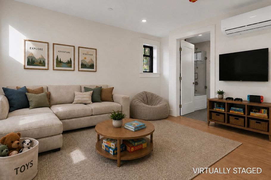2568 W 2nd Avenue Vancouver, BC - 32