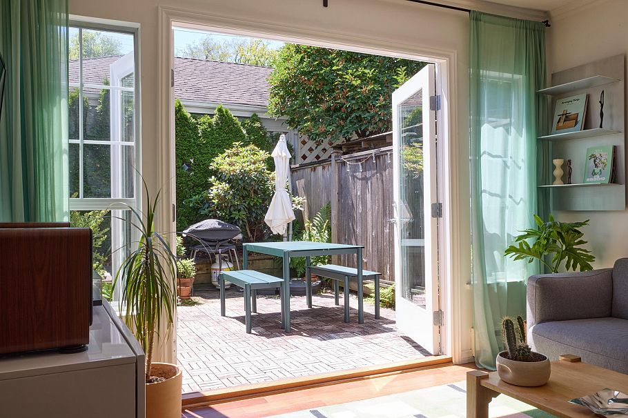 136 W 14th Avenue Vancouver, BC - 5