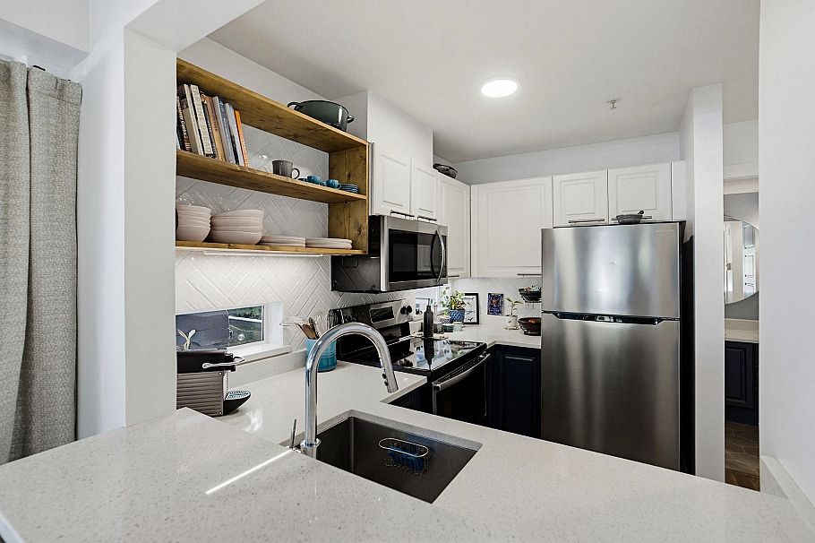 206 2388 Triumph Street Vancouver, BC - 11