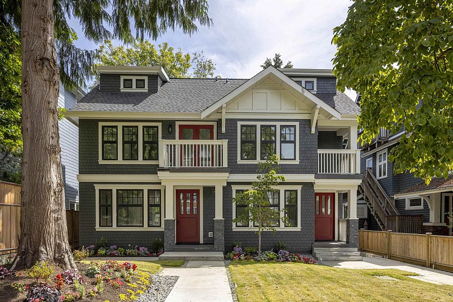 2568 W 2nd Avenue Vancouver, BC - 2