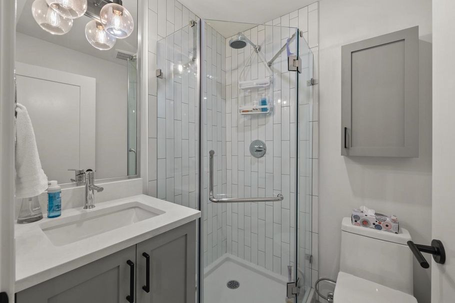 2107 N Grandview Highway Vancouver, BC - 35