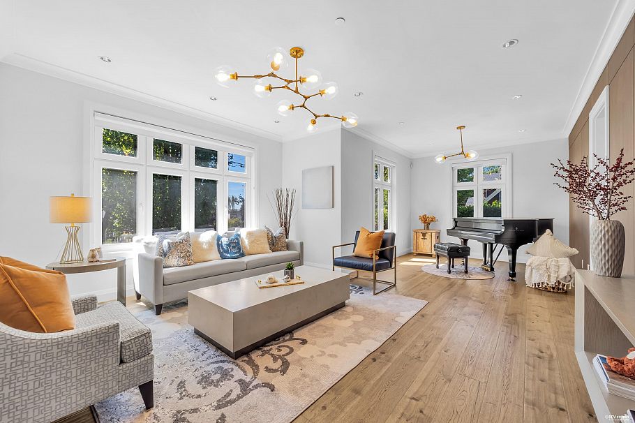 3491 W 40th Avenue Vancouver, BC - 5