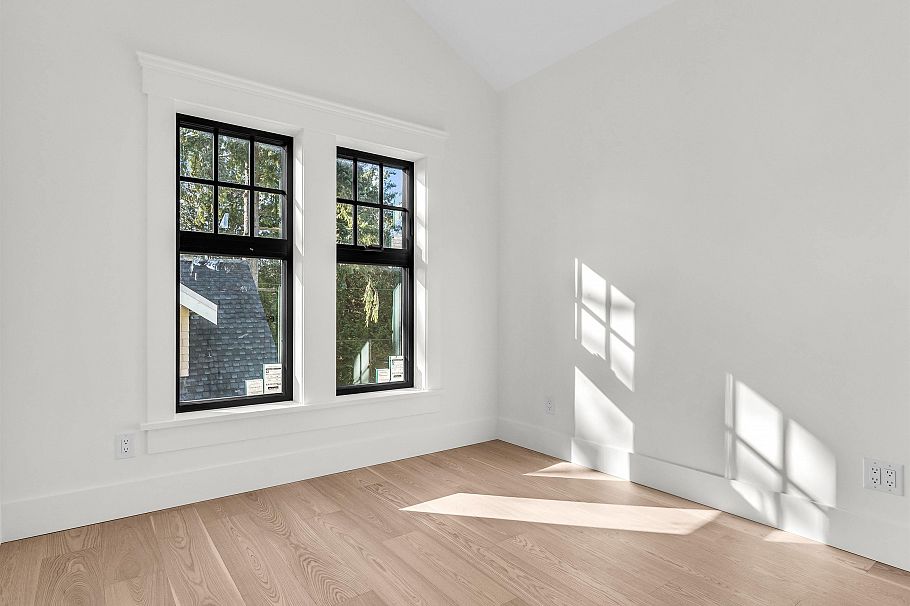 2568 W 2nd Avenue Vancouver, BC - 16