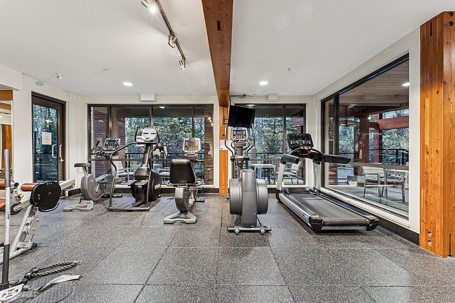 312 733 W 3rd Street North Vancouver, BC - 24