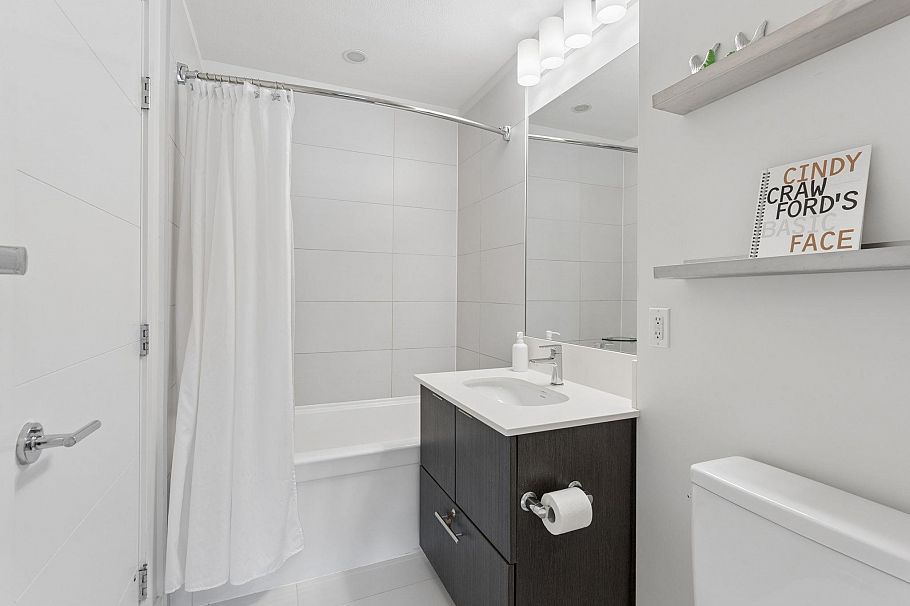 312 733 W 3rd Street North Vancouver, BC - 13