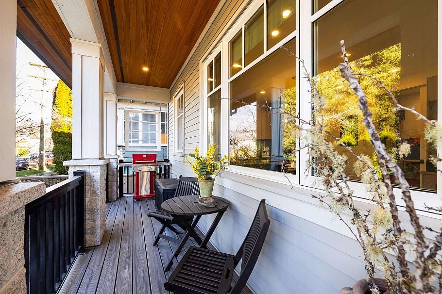 1506 E 11th Avenue Vancouver, BC - 4