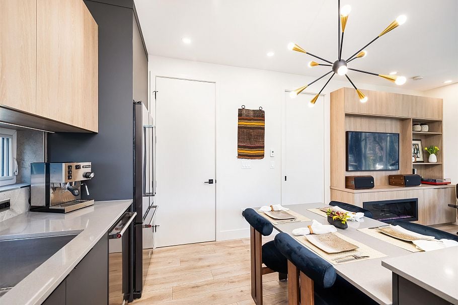 1506 E 11th Avenue Vancouver, BC - 15