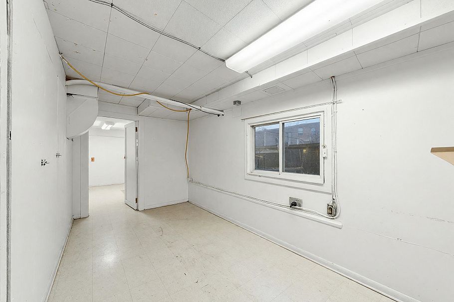 122 W 17th Avenue Vancouver, BC - 21