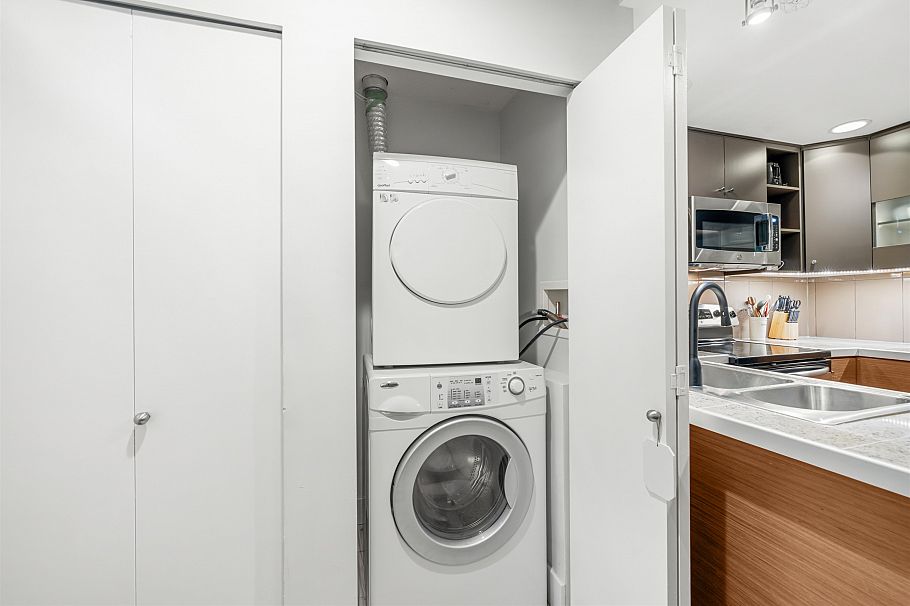 78 728 W 14th Street North Vancouver, BC - 16