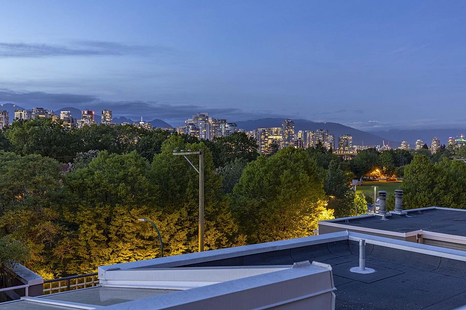 2218 Spruce Street Vancouver, BC - 32
