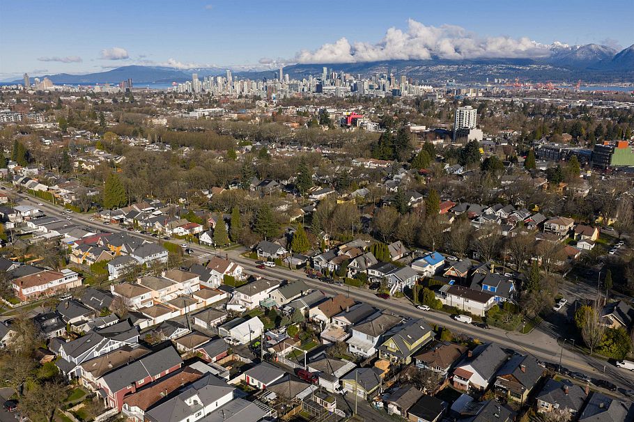 1266 E King Edward Avenue Vancouver, BC - 20