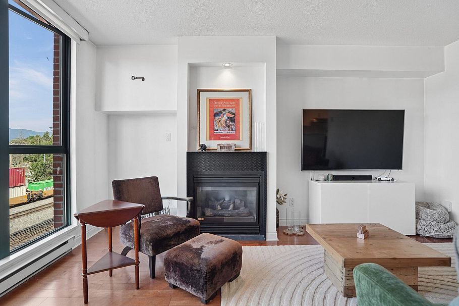 306 55 Alexander Street Vancouver, BC - 4