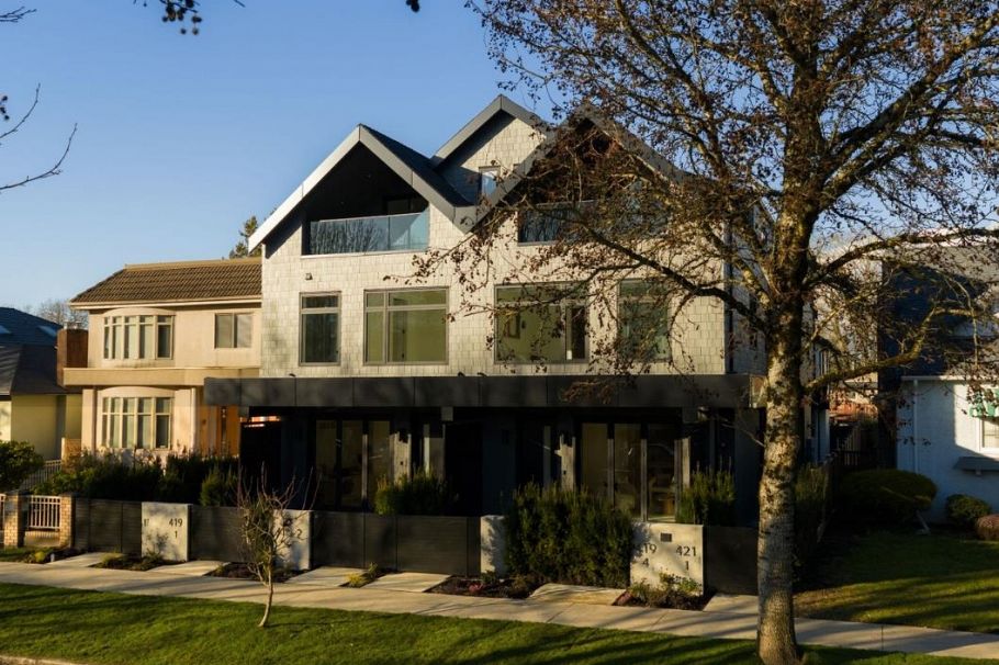 2 419 W 23rd Avenue Vancouver, BC - 1
