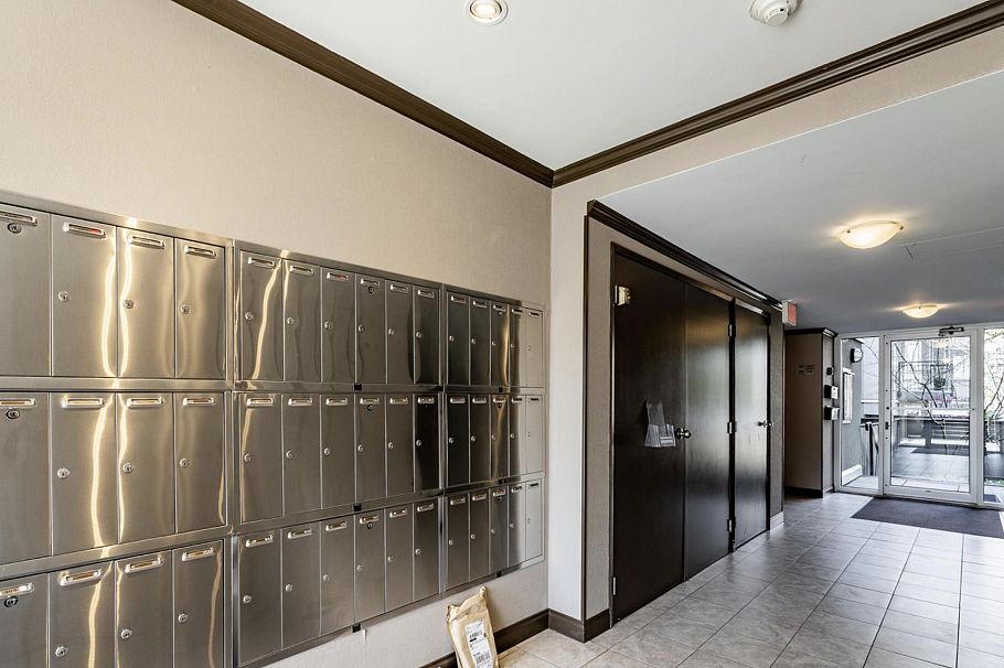 109 555 W 14th Avenue Vancouver, BC - 32