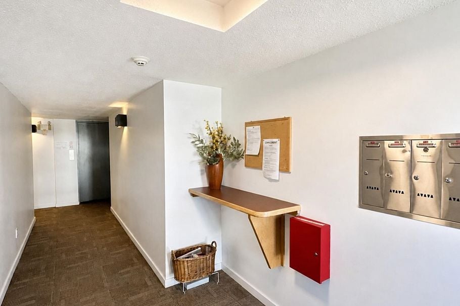 303 441 E 3rd Street North Vancouver, BC - 20