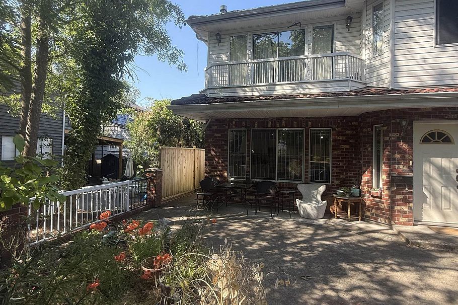 3 623 10TH AVENUE, Vancouver BC V5T 2A6 Vancouver, BC - 1