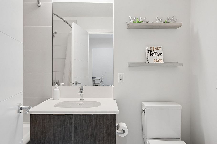 312 733 W 3rd Street North Vancouver, BC - 12