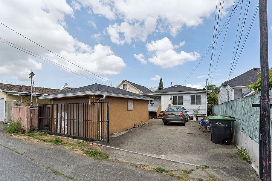 2248 Mannering Avenue Vancouver, BC - 23