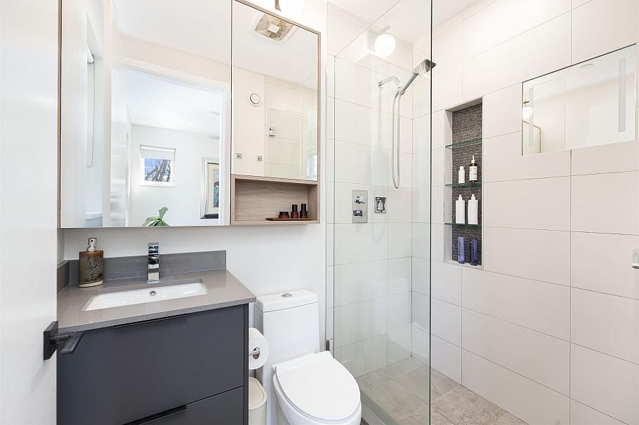 1506 E 11th Avenue Vancouver, BC - 20