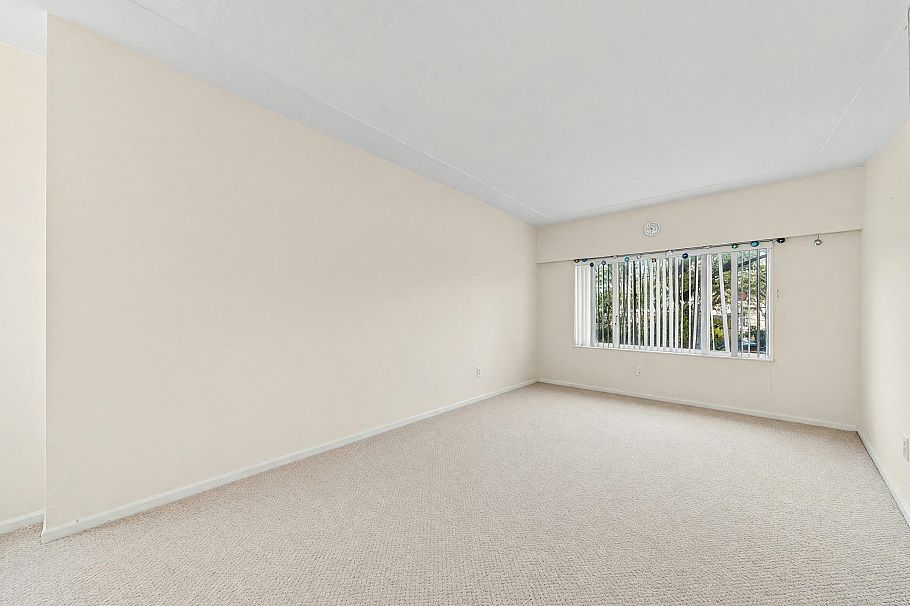 122 W 17th Avenue Vancouver, BC - 11
