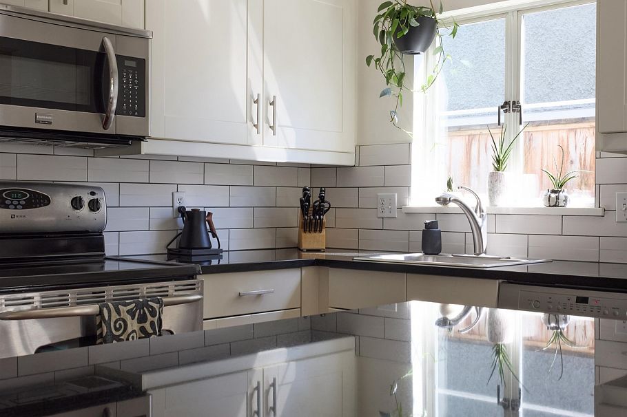 136 W 14th Avenue Vancouver, BC - 22