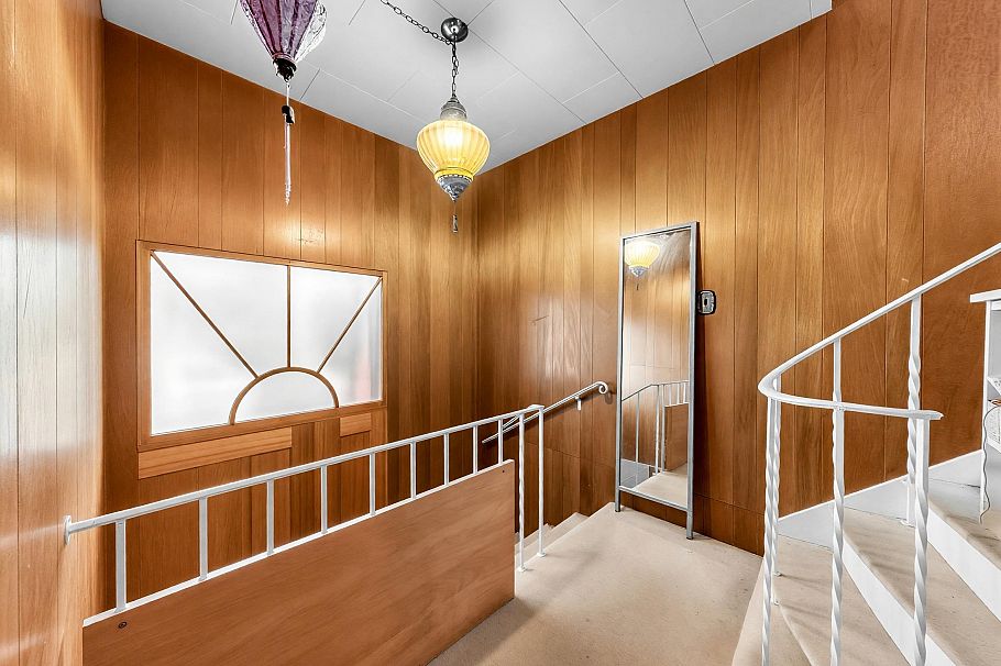 122 W 17th Avenue Vancouver, BC - 3