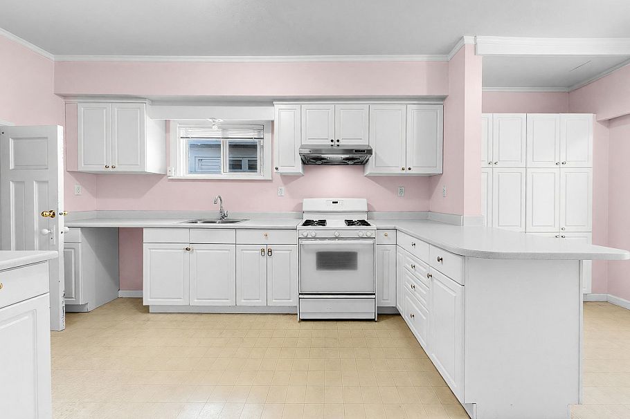 122 W 17th Avenue Vancouver, BC - 7