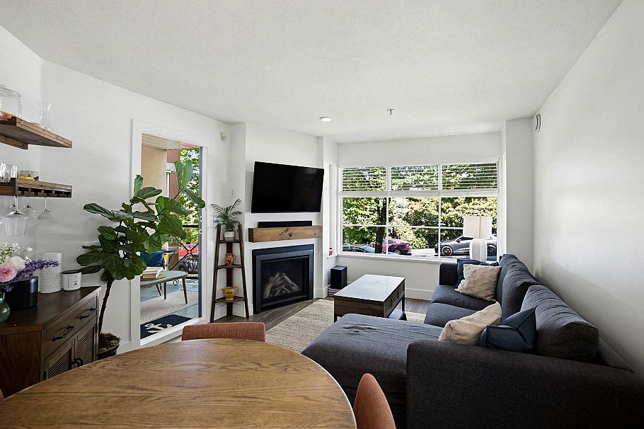 206 2388 Triumph Street Vancouver, BC - 1
