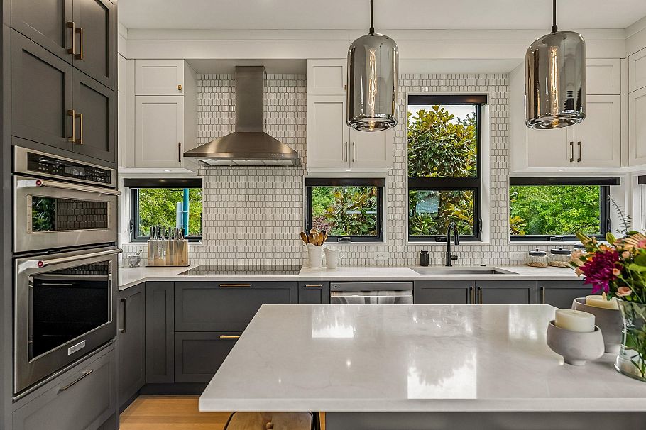 2107 N Grandview Highway Vancouver, BC - 12
