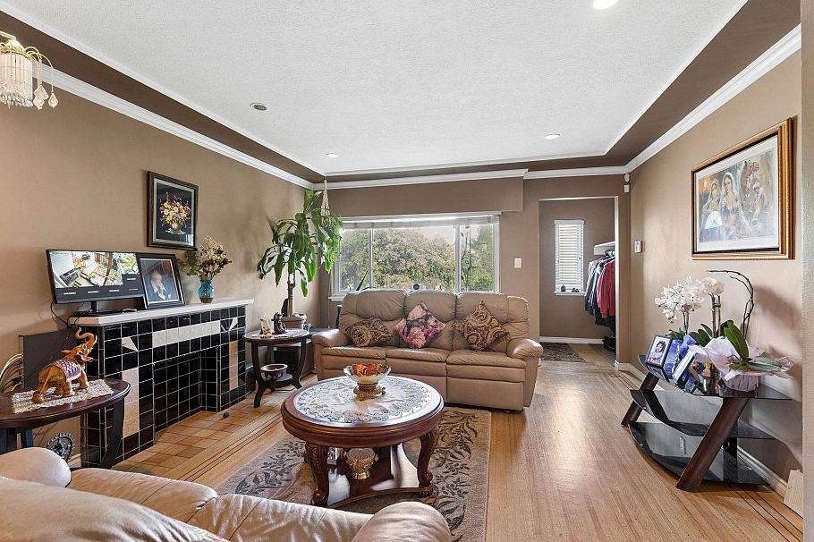 2248 Mannering Avenue Vancouver, BC - 6